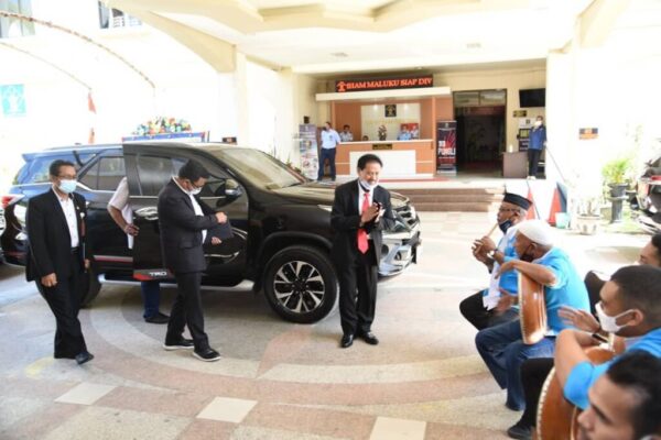 Galeri Rental Mobil Ambon Bright Up (6)